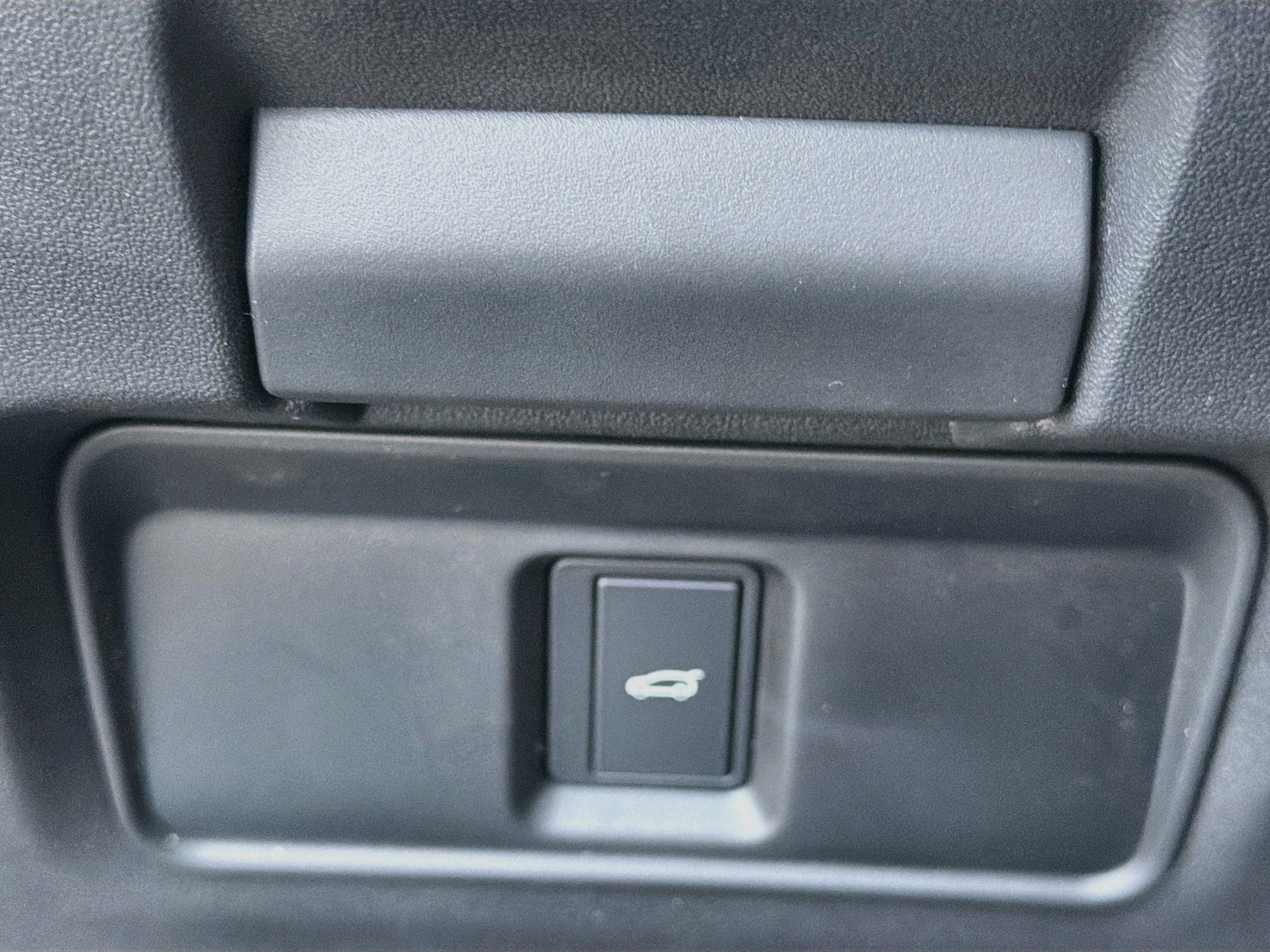 New 2026 Santorini Black LAND ROVER  image 35