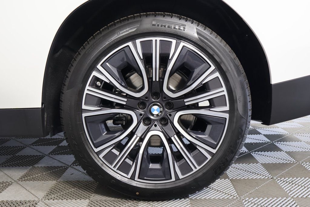 Used 2026 White Metallic BMW 30 xDrive image 10