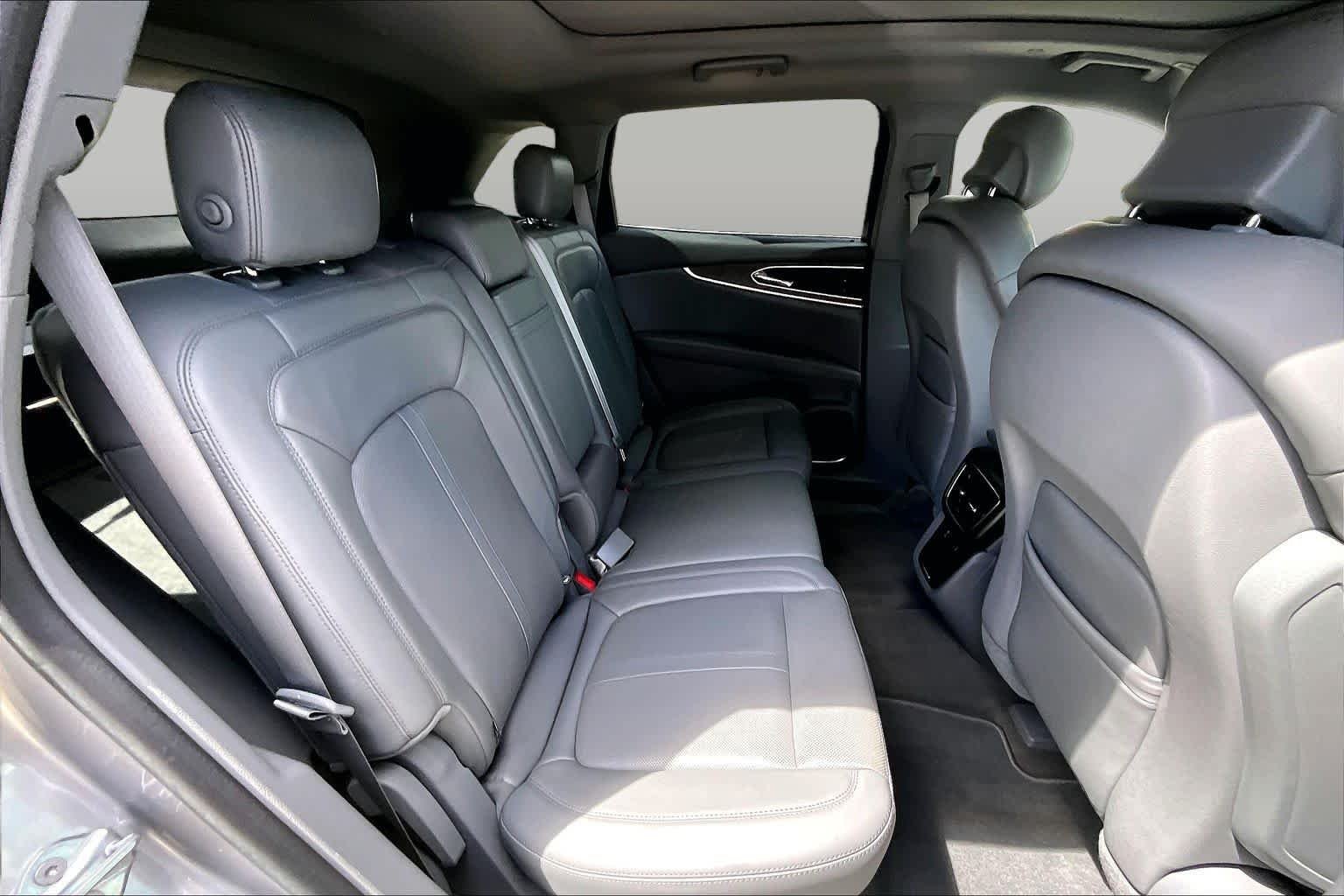 Used 2020 Silver Radiance Lincoln Reserve image 19
