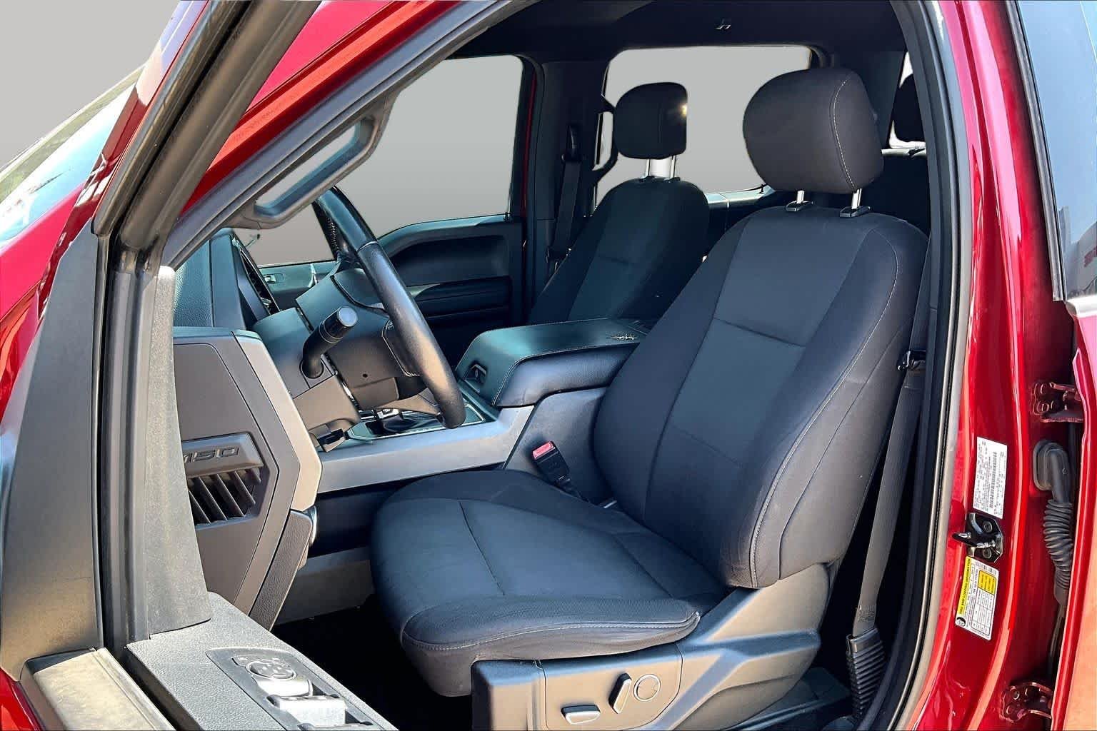 Used 2018 Ruby Red Metallic Tinted Clearcoat Ford XLT image 9