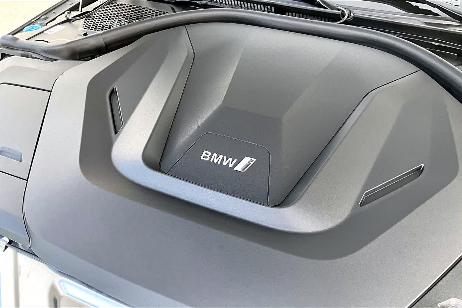 Used 2025 Alpine White BMW M50 image 30