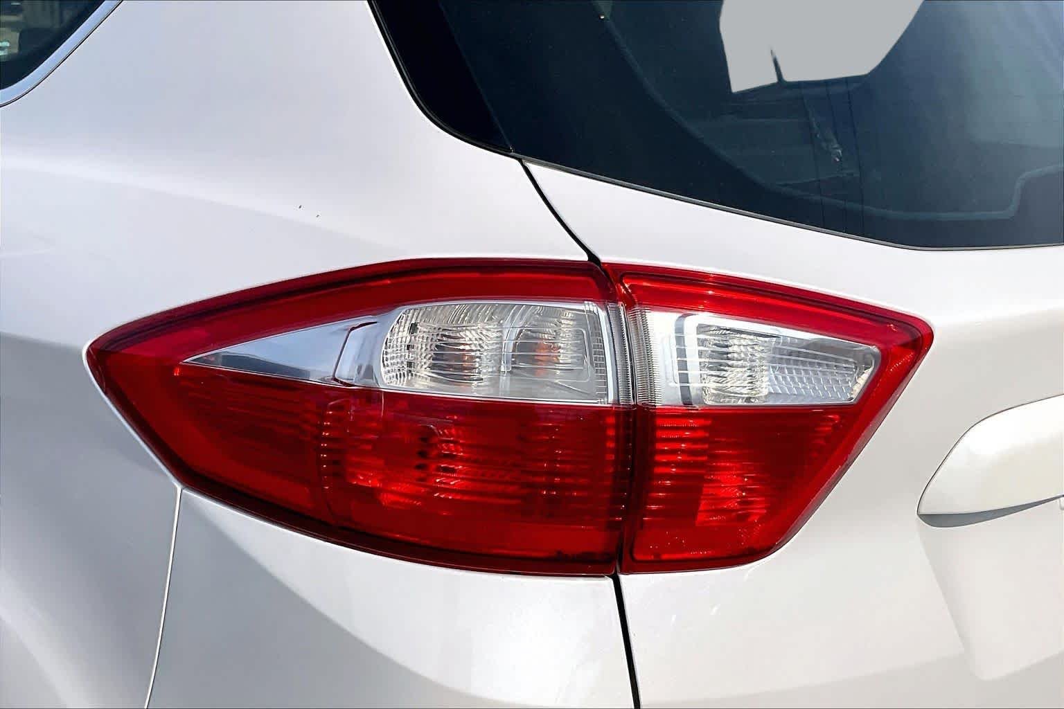 Used 2015 White Platinum Metallic Tri-Coat Ford SEL image 24
