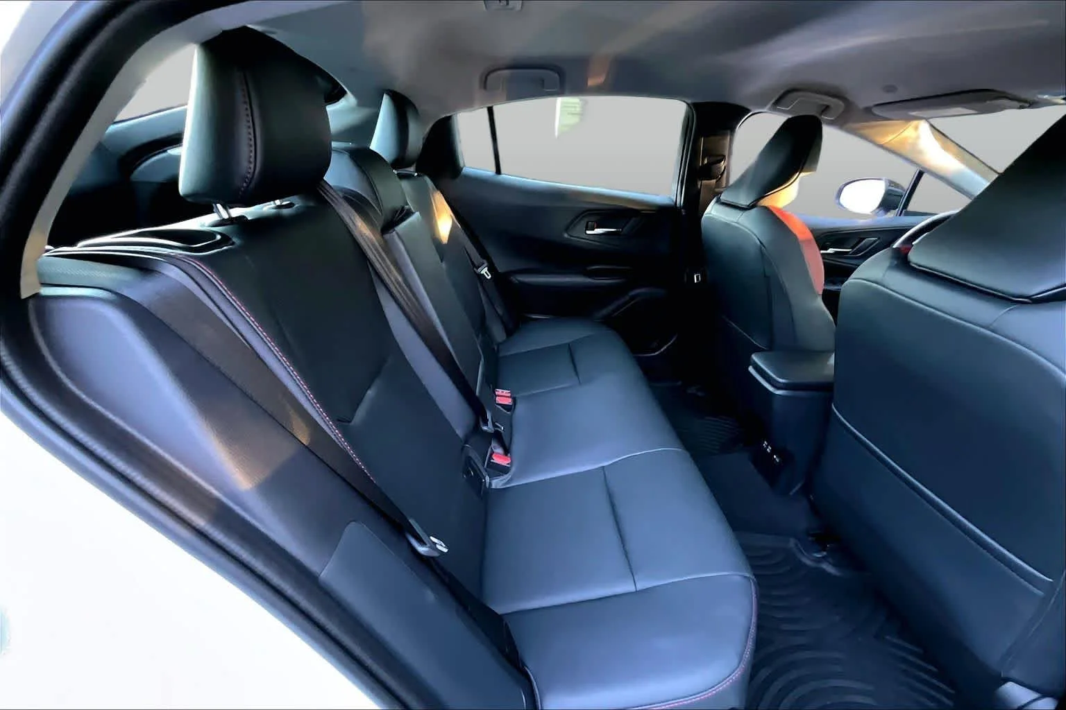 2026 Toyota Prius Plug-in Hybrid XSE - Photo 18