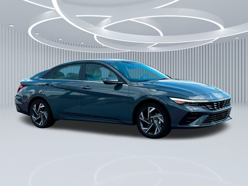 2025 Hyundai Elantra Limited - Photo 29
