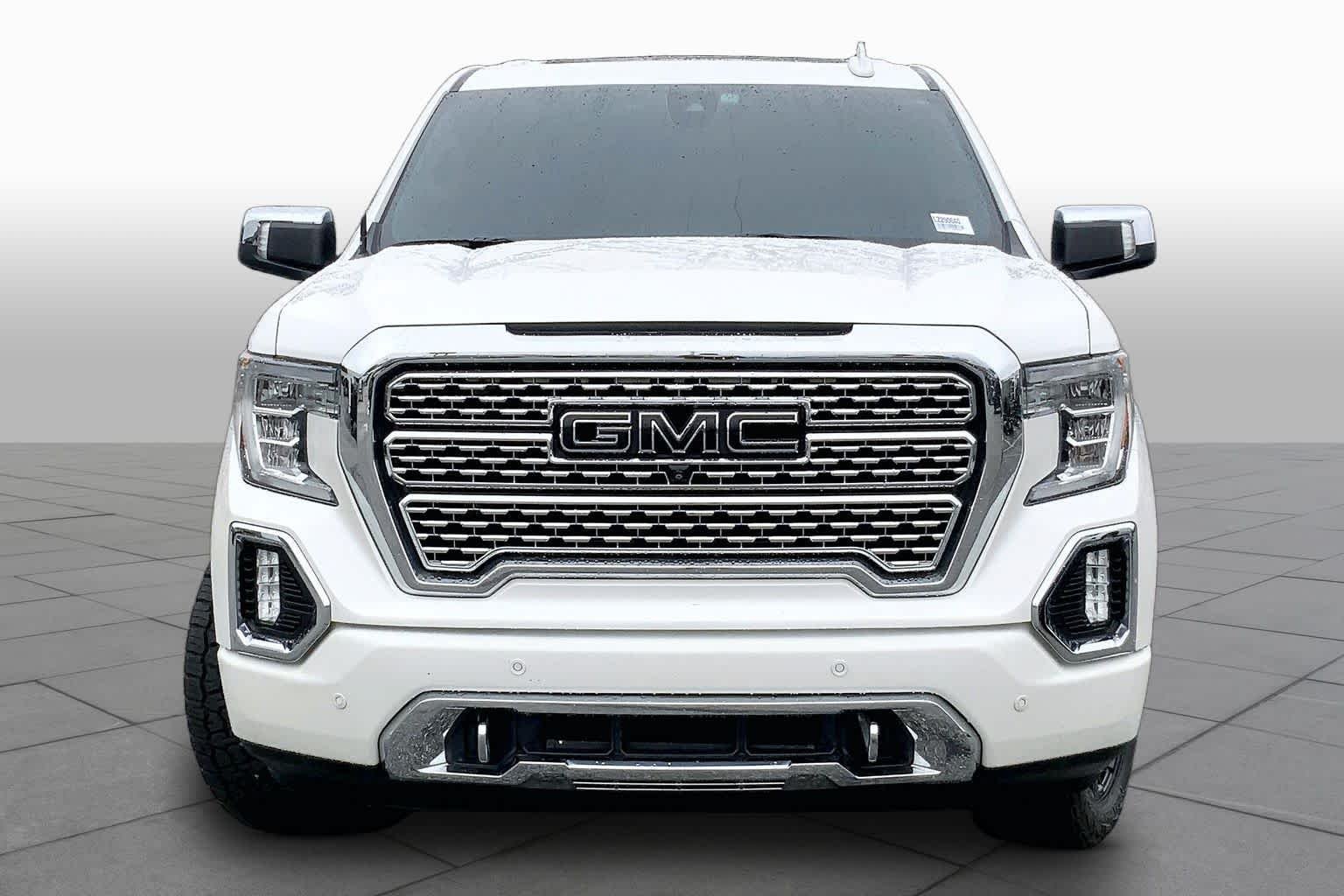 Used 2020 White Frost Tricoat GMC Denali image 4