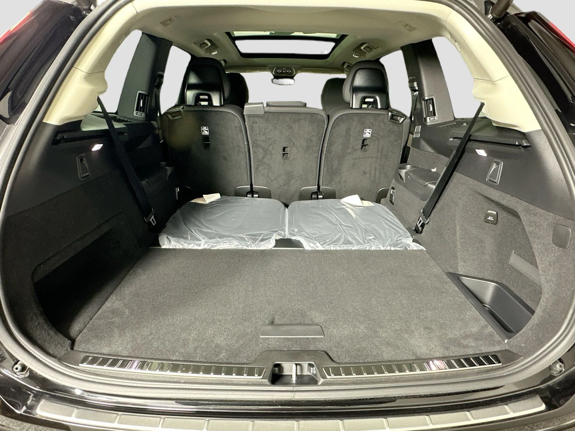 2026 Volvo XC90 Core - Photo 27