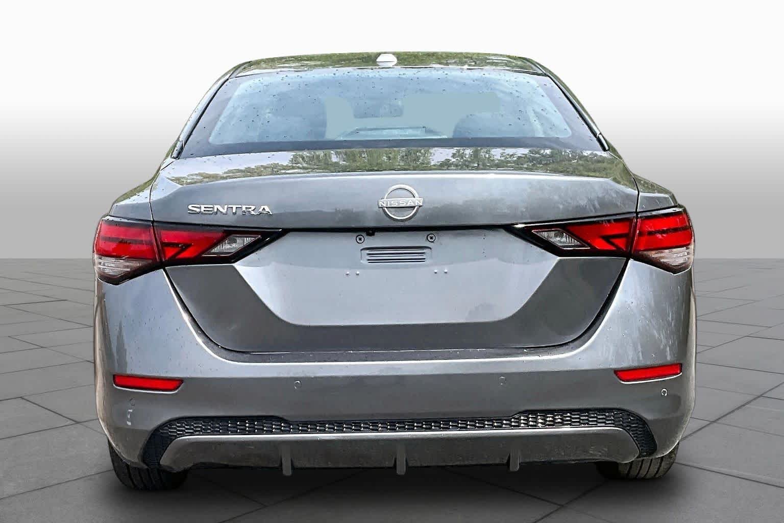 Used 2025 Gun Metallic Nissan SV image 5