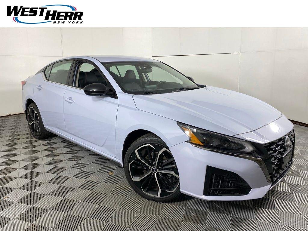Used 2023 Pearl Nissan 2.5 SR image 1