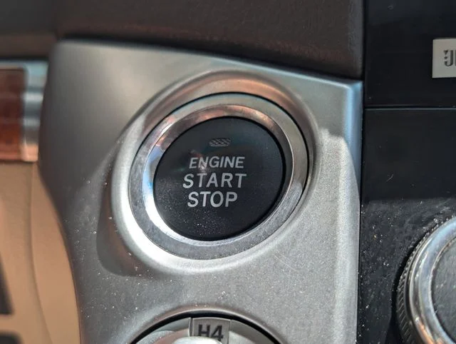 Used 2014 Blizzard Pearl Toyota Base image 22