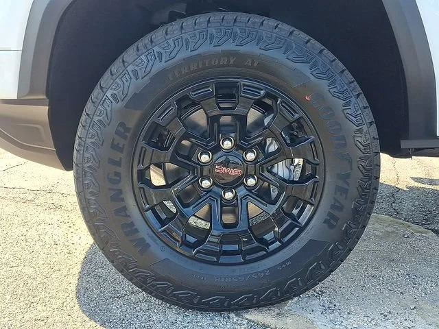 New 2026 Summit White GMC Elevation image 7