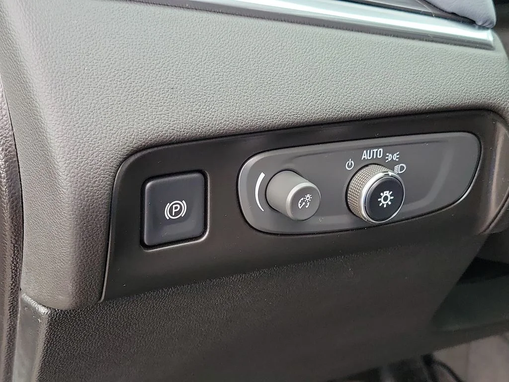 Used 2018 Gray Buick Essence image 8