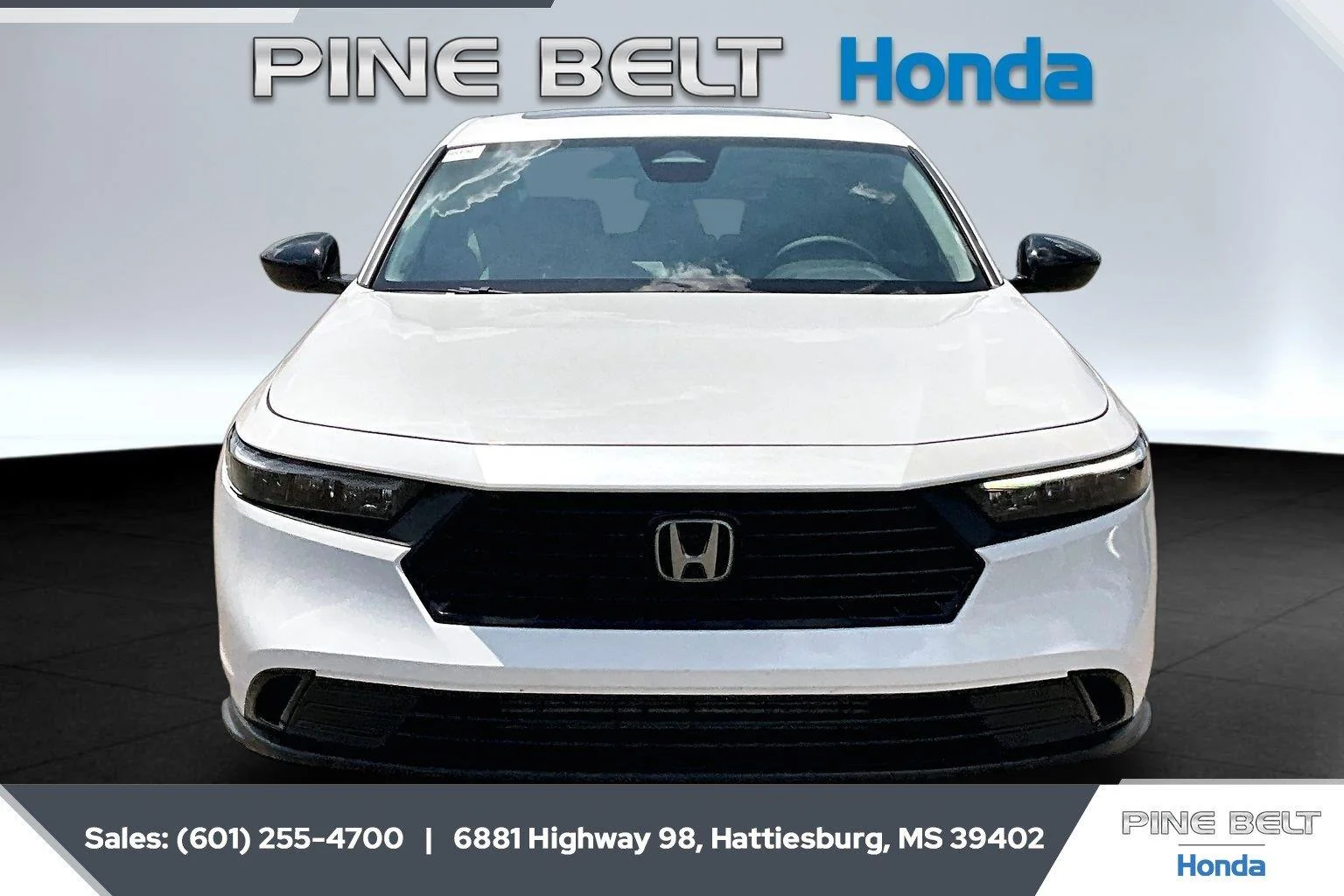 Used 2025 Platinum White Pearl Honda SE image 3