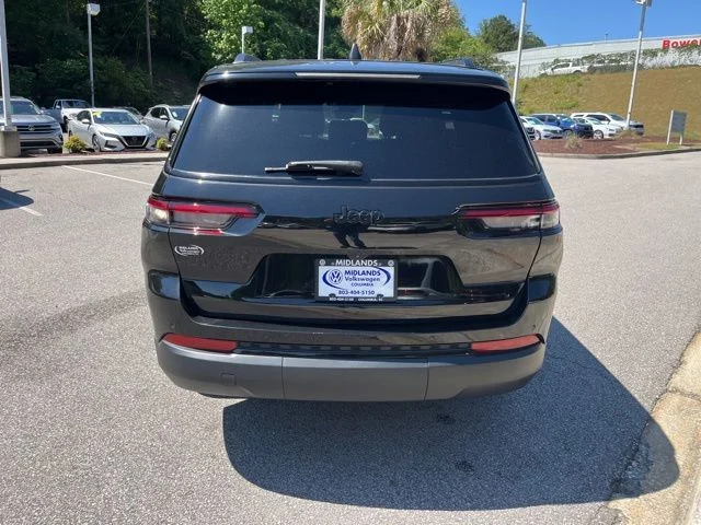 Used 2023 Black Jeep Altitude image 33