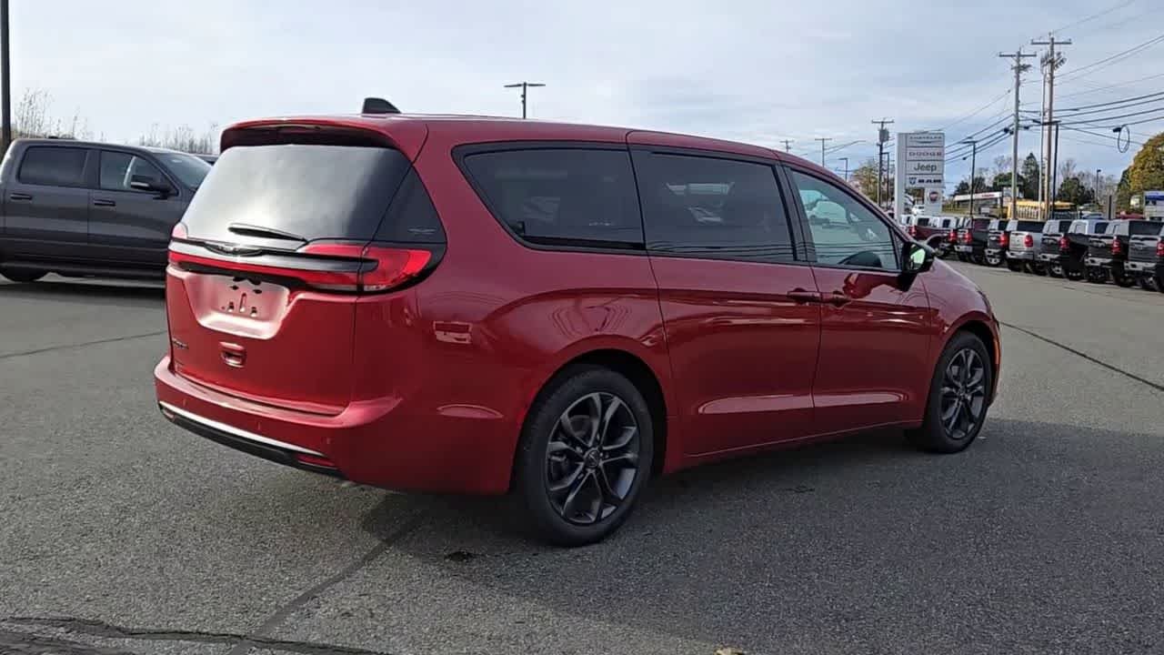 2026 Chrysler Pacifica Select - Photo 8