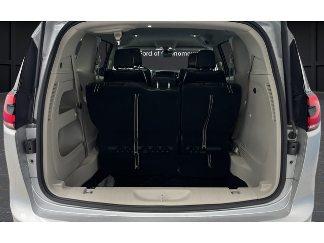 Used 2024 Silver Mist Clearcoat Chrysler Touring L image 27