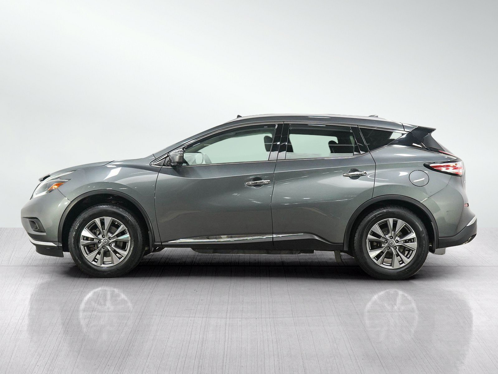 Used 2018 Nissan Murano SL with VIN 5N1AZ2MH7JN121744 for sale in Burnsville, Minnesota