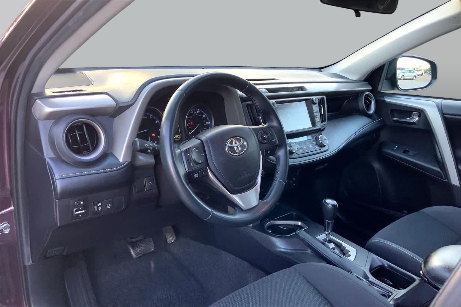 Used 2018 Black Currant Metallic Toyota XLE image 17