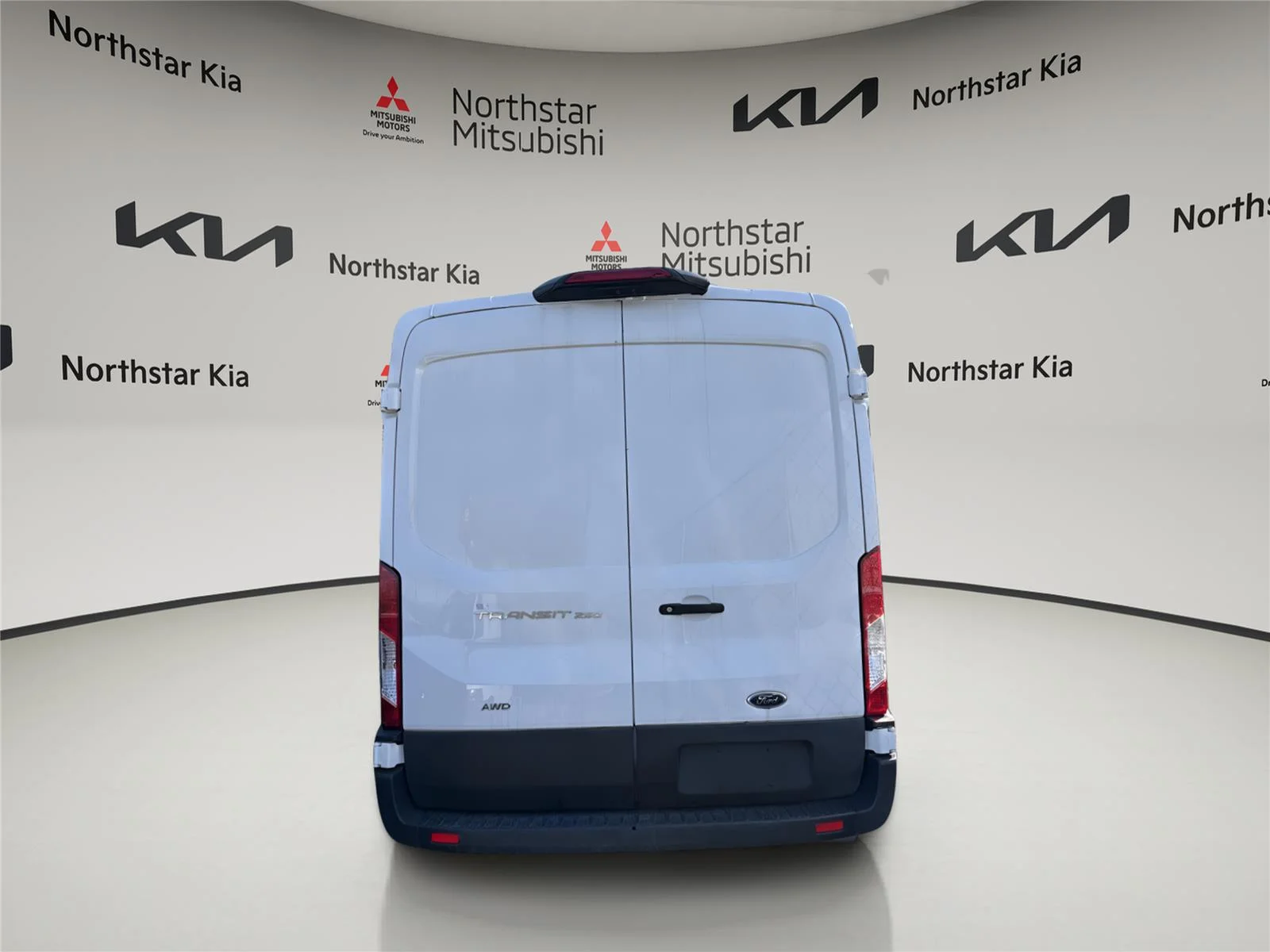 Used 2023 Oxford White Ford  image 3
