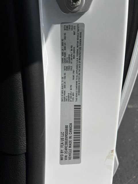 New 2027 Bright White Clear-Coat Exterior Paint Chrysler Select image 41