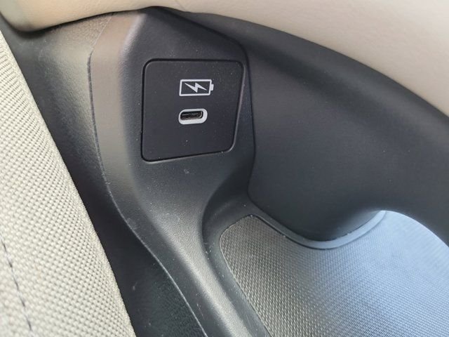 Used 2025 Lunar Silver Metallic Honda LX image 31