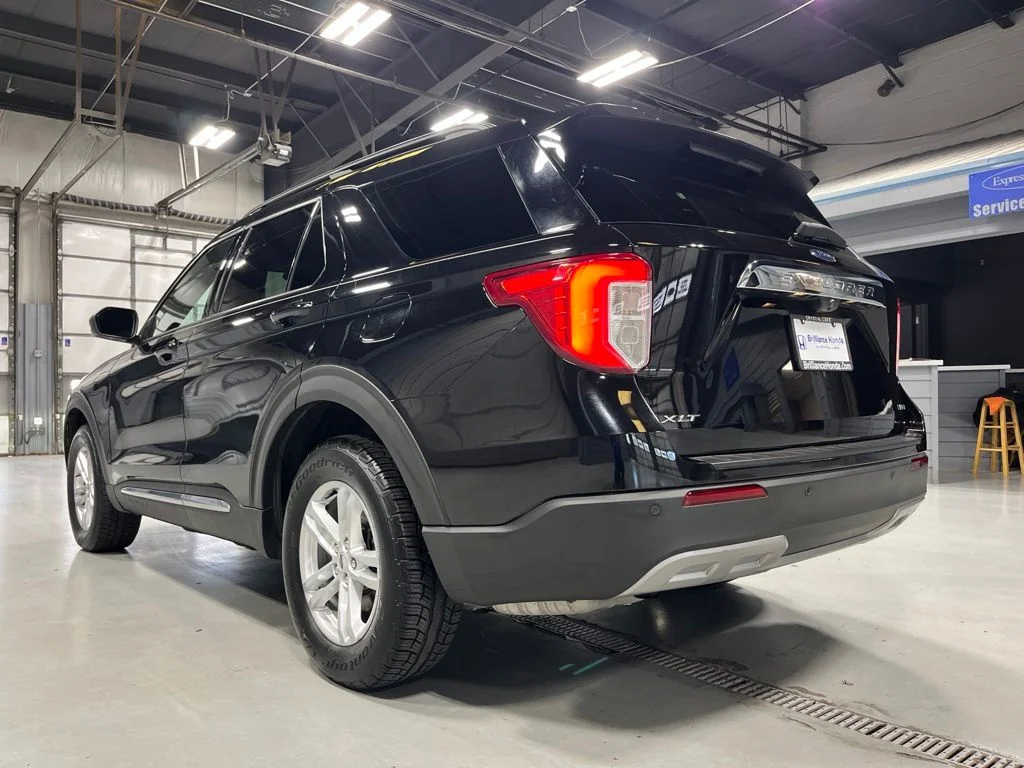 Used 2020 Black Metallic Ford XLT image 5