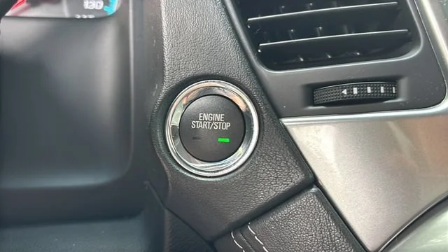 Used 2019 SUMMIT WHITE Chevrolet Premier image 29
