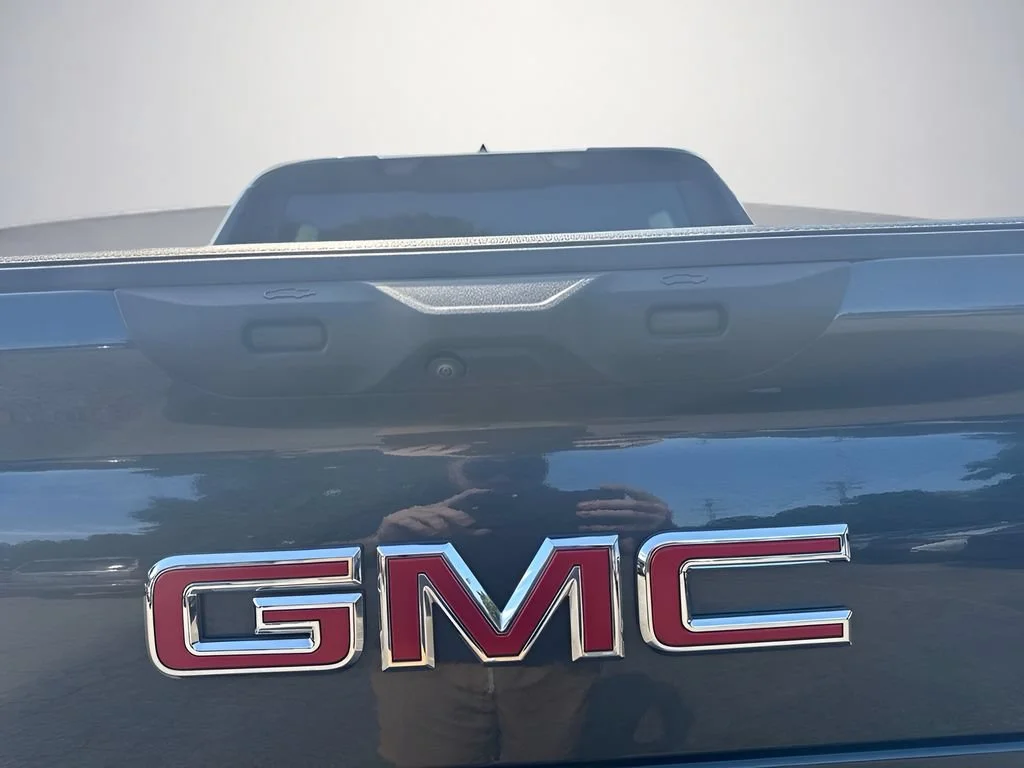 Used 2026 Deep Ocean Metallic GMC Denali Extended Range image 24
