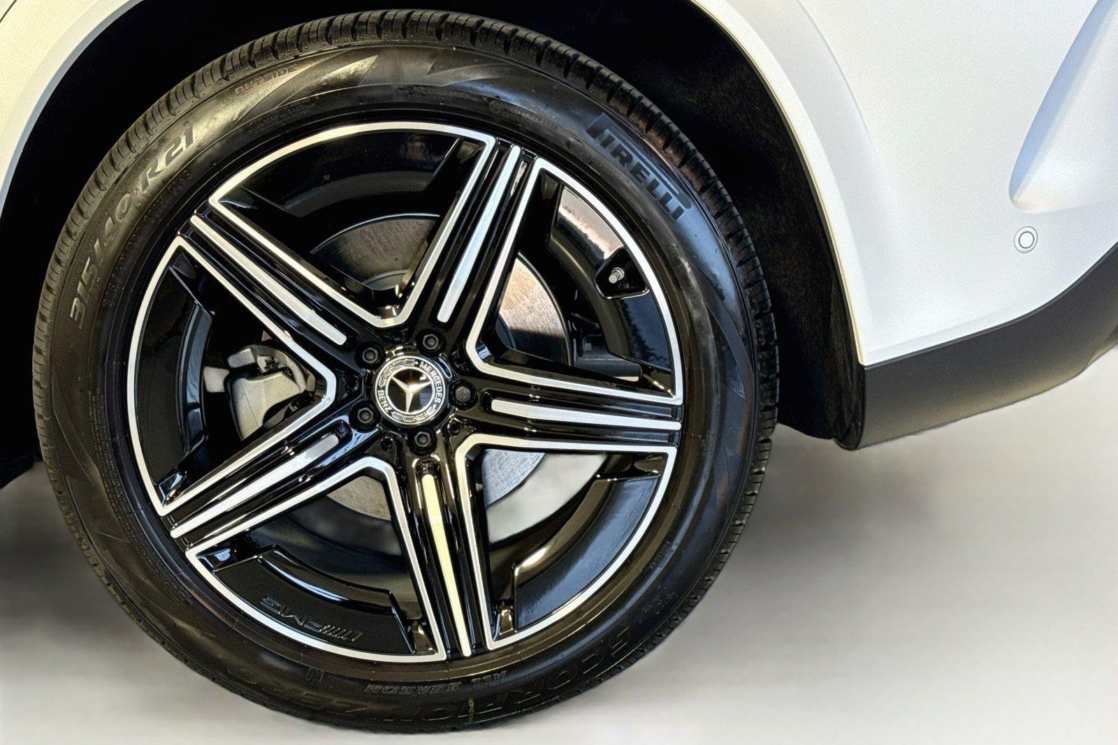 New 2026 Manufaktur Moonlight White Magno Mercedes-Benz GLE 450 image 29
