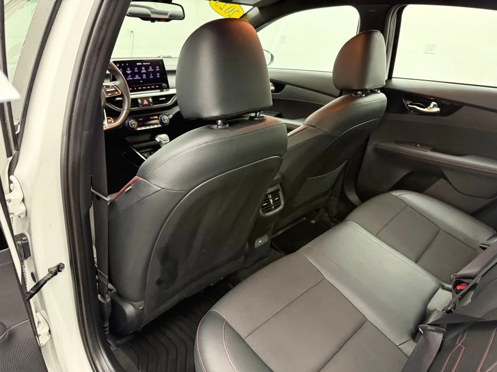 Used 2023 White Kia GT image 30