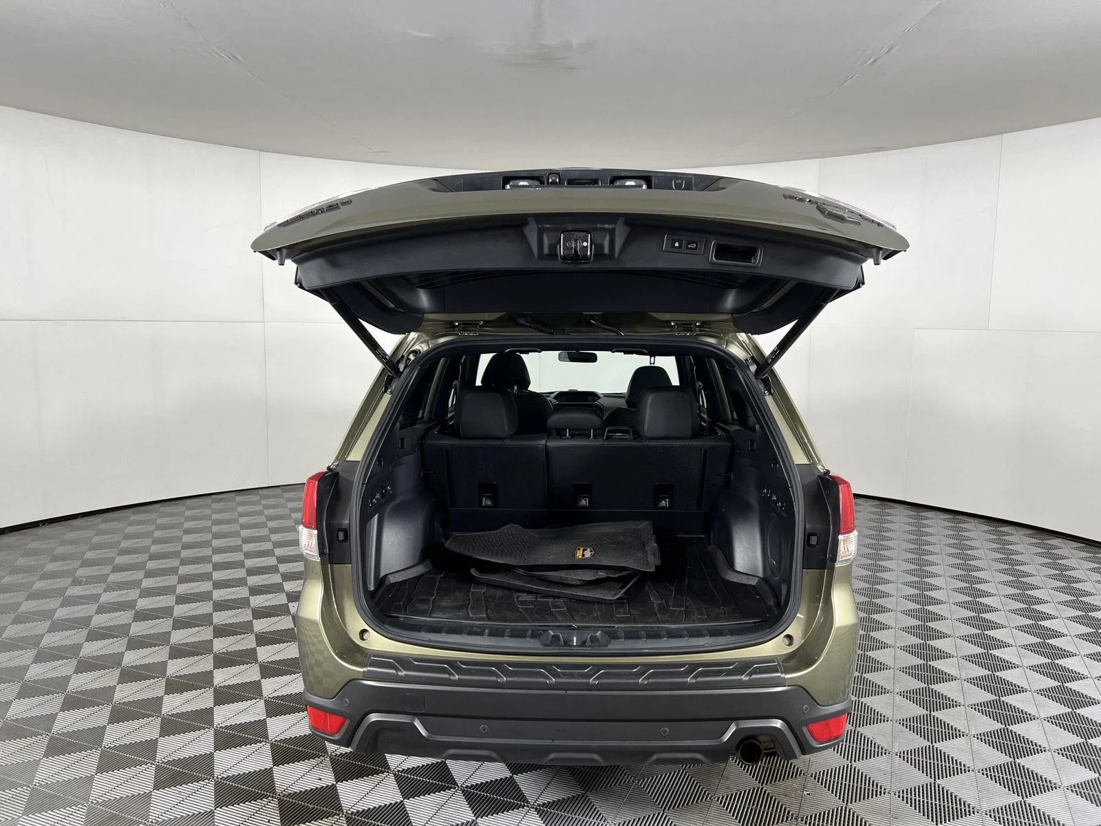 Used 2022  Subaru Wilderness image 26