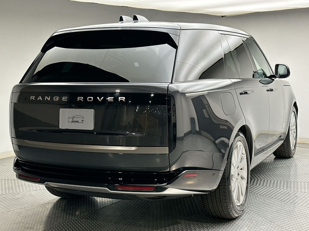 Certified Used 2025 Carpathian Gray Premium Metallic Land Rover SE image 13