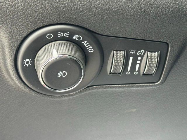 New 2026 Red Hot Pearlcoat Jeep Latitude Altitude image 12