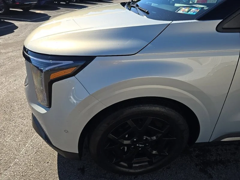 Used 2025 White Kia SX Prestige image 10