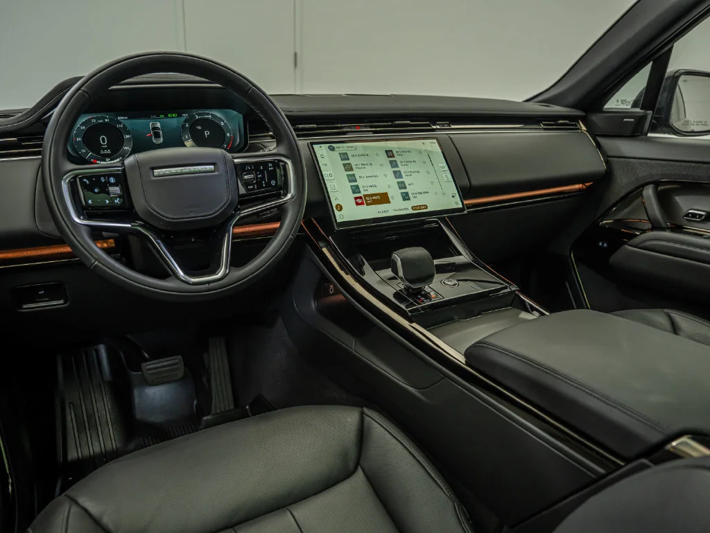 Used 2026 Santorini Black Land Rover SE image 28