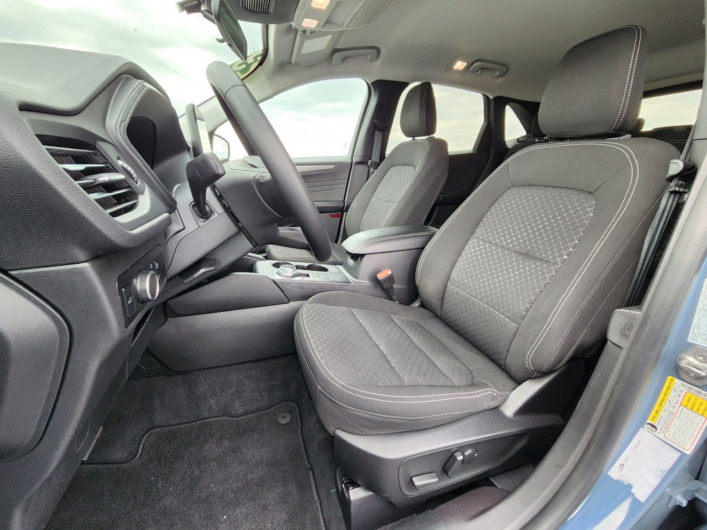 Used 2023 Vapor Blue Metallic Ford Active image 12