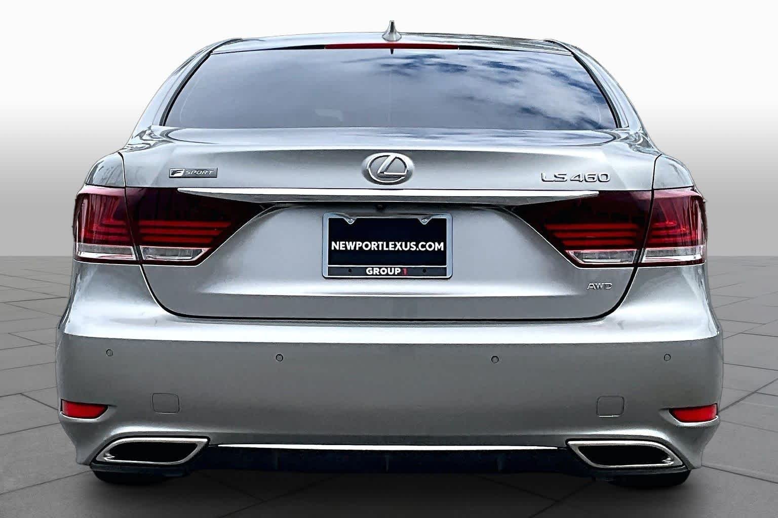 Used 2017 Atomic Silver Lexus  image 4