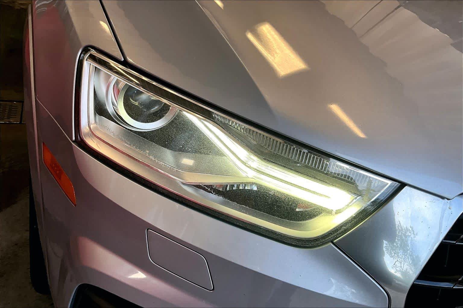 Used 2017 Florett Silver Metallic Audi Premium Plus image 27