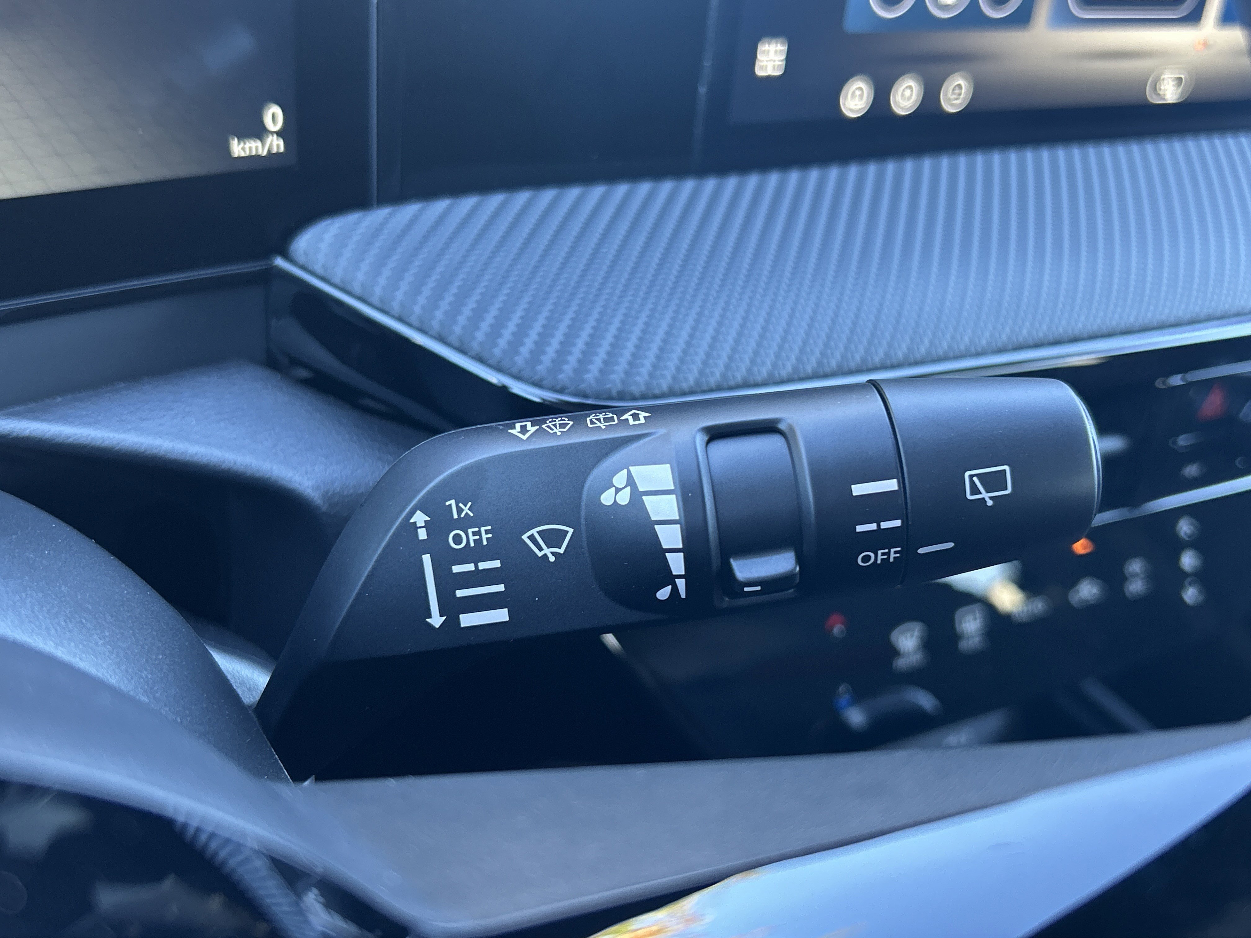 2026 Nissan KICKS SR - Photo 13