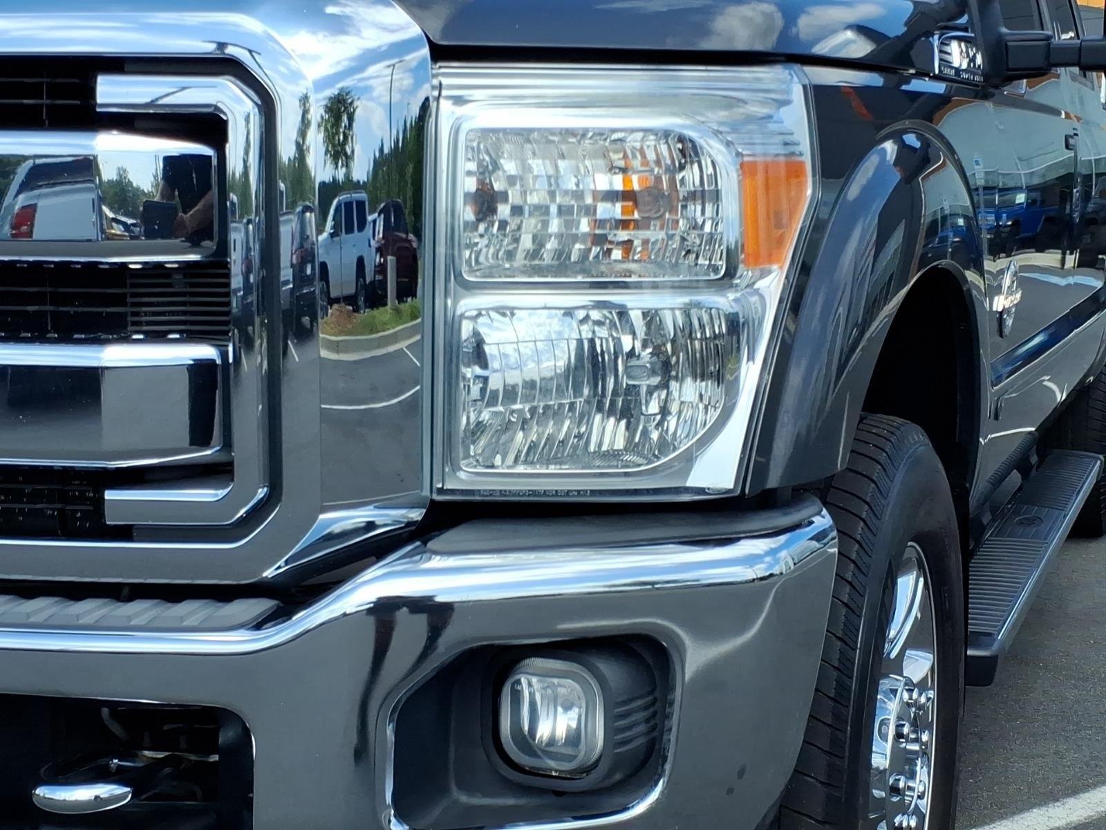 Used 2015  Ford Lariat image 14