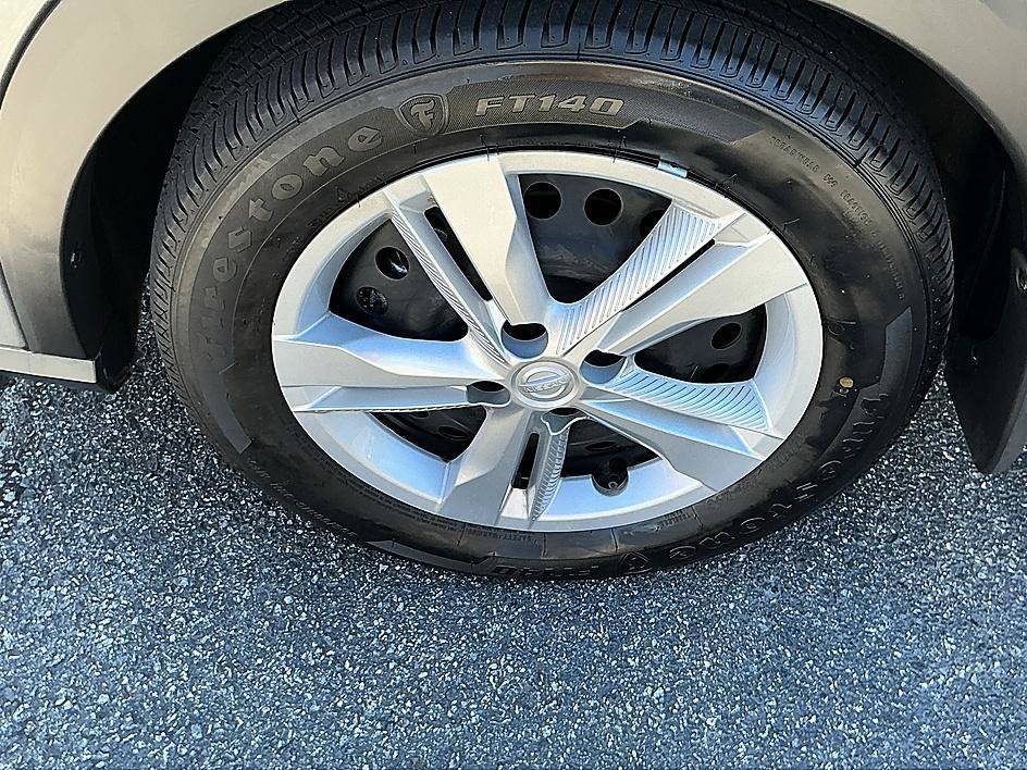 Certified Used 2025 Gun Metallic Nissan S image 9