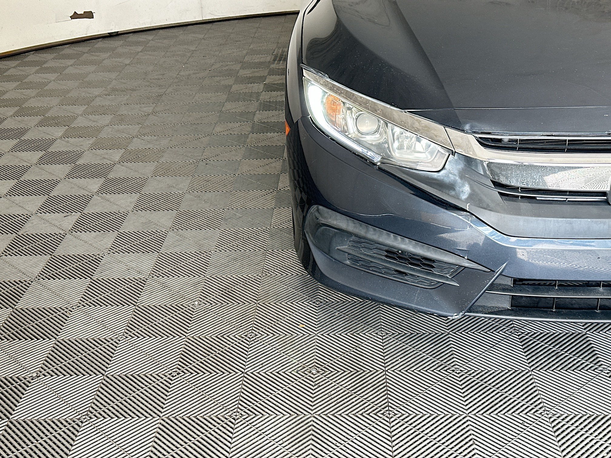 Used 2018 Gray Honda LX image 9