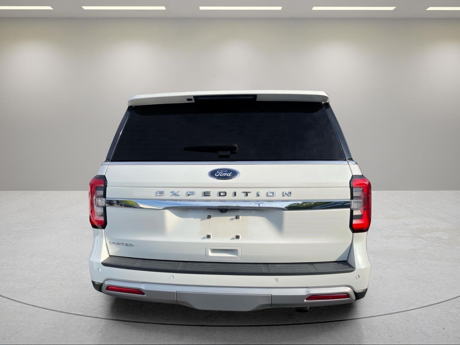 Used 2024 Star White Metallic Tri-Coat Ford Limited image 14