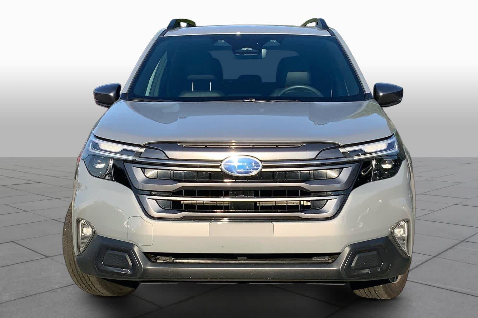 Used 2026 River Rock Pearl Subaru Limited image 4