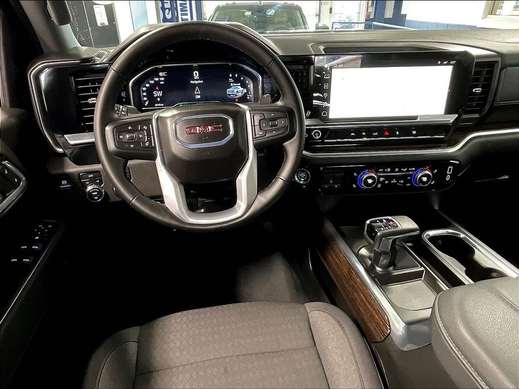 Used 2025 Gray GMC Elevation image 17