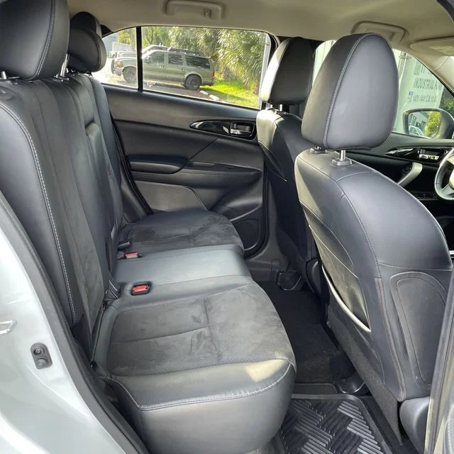 Used 2023  Mitsubishi SE image 15