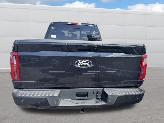 New 2026 Agate Black Metallic Ford XLT image 5
