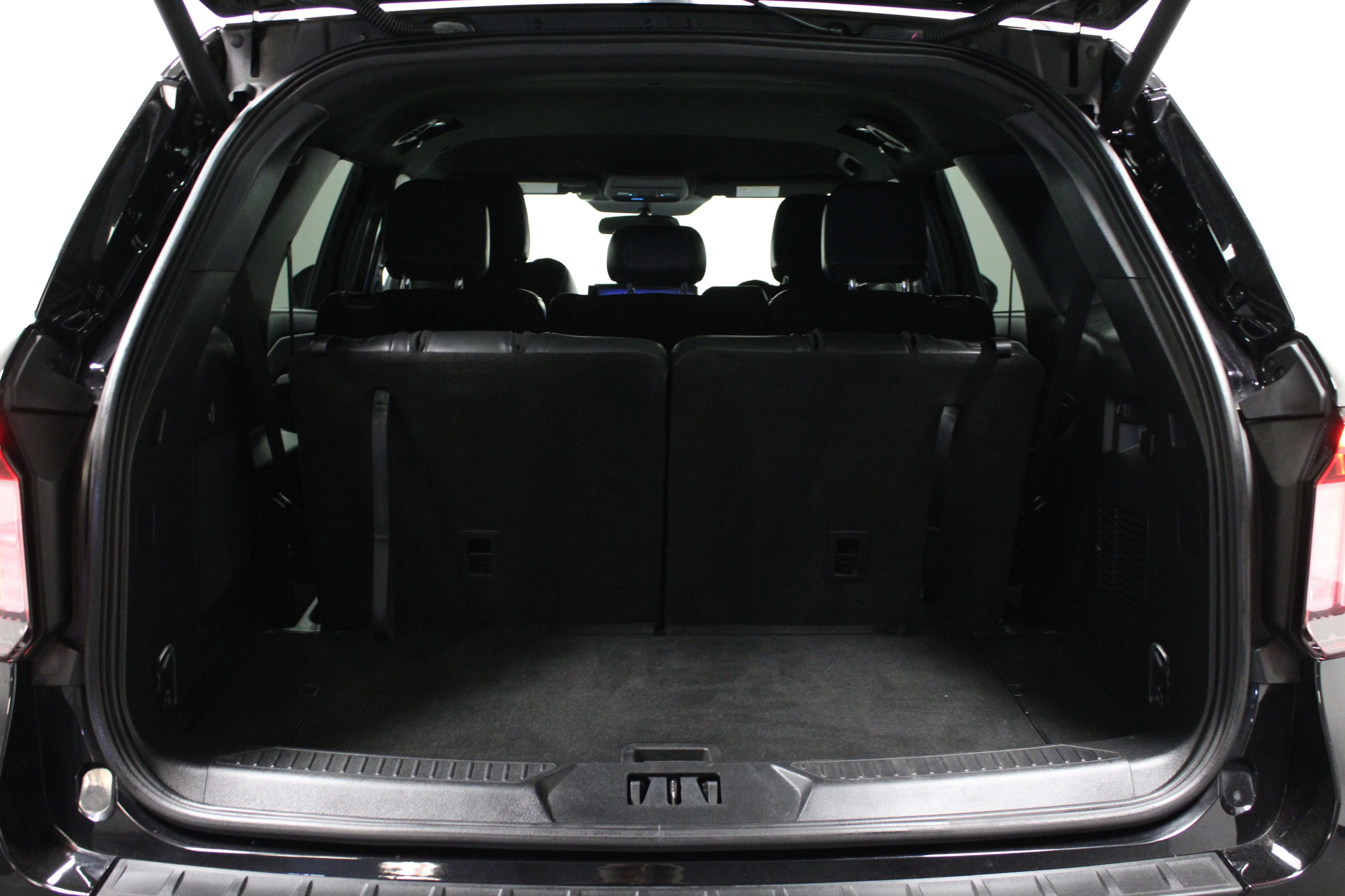 Used 2025 Black Metallic Ford ST-Line image 15