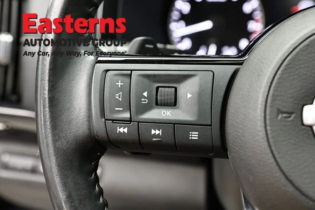 Used 2023 Blue Nissan SV image 17