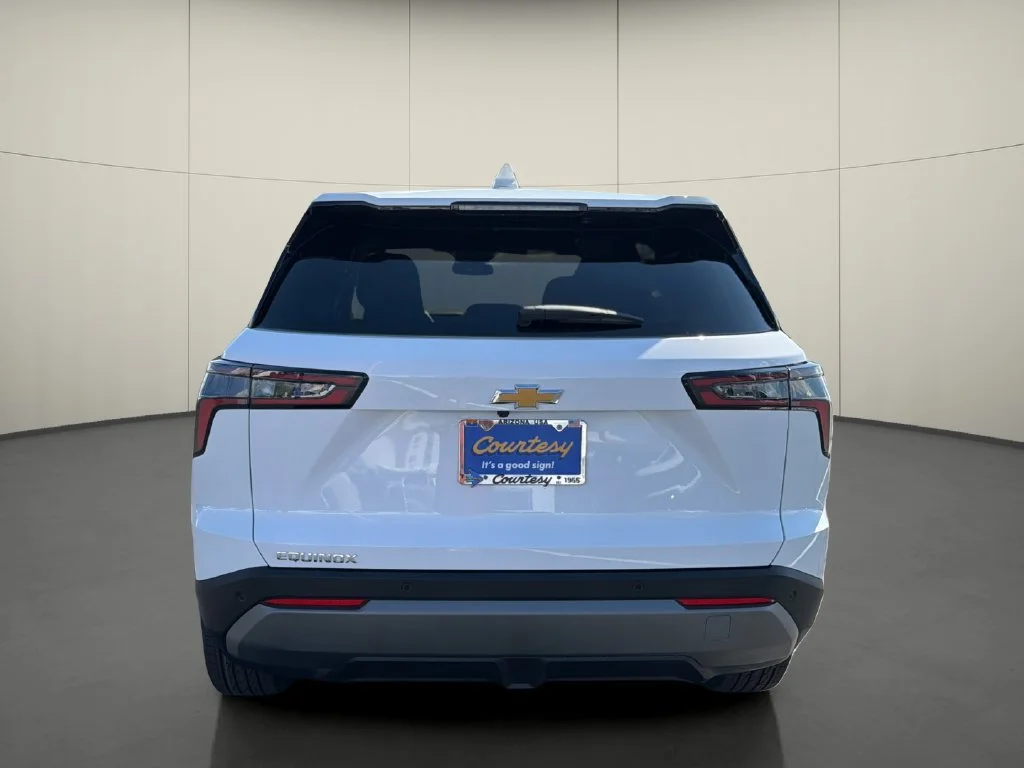 New 2027 Summit White Chevrolet LT image 6