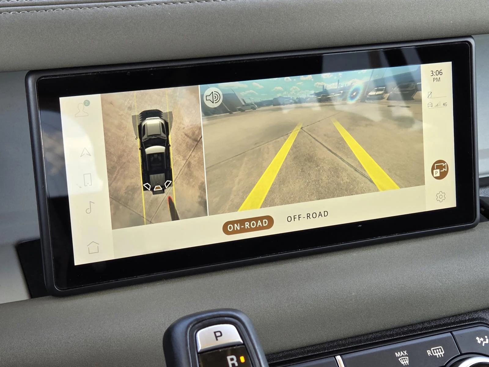 Used 2020 Pangea Green Metallic Land Rover SE image 25